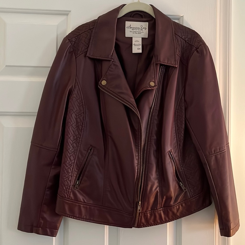 Fake leather maroon crop jacket